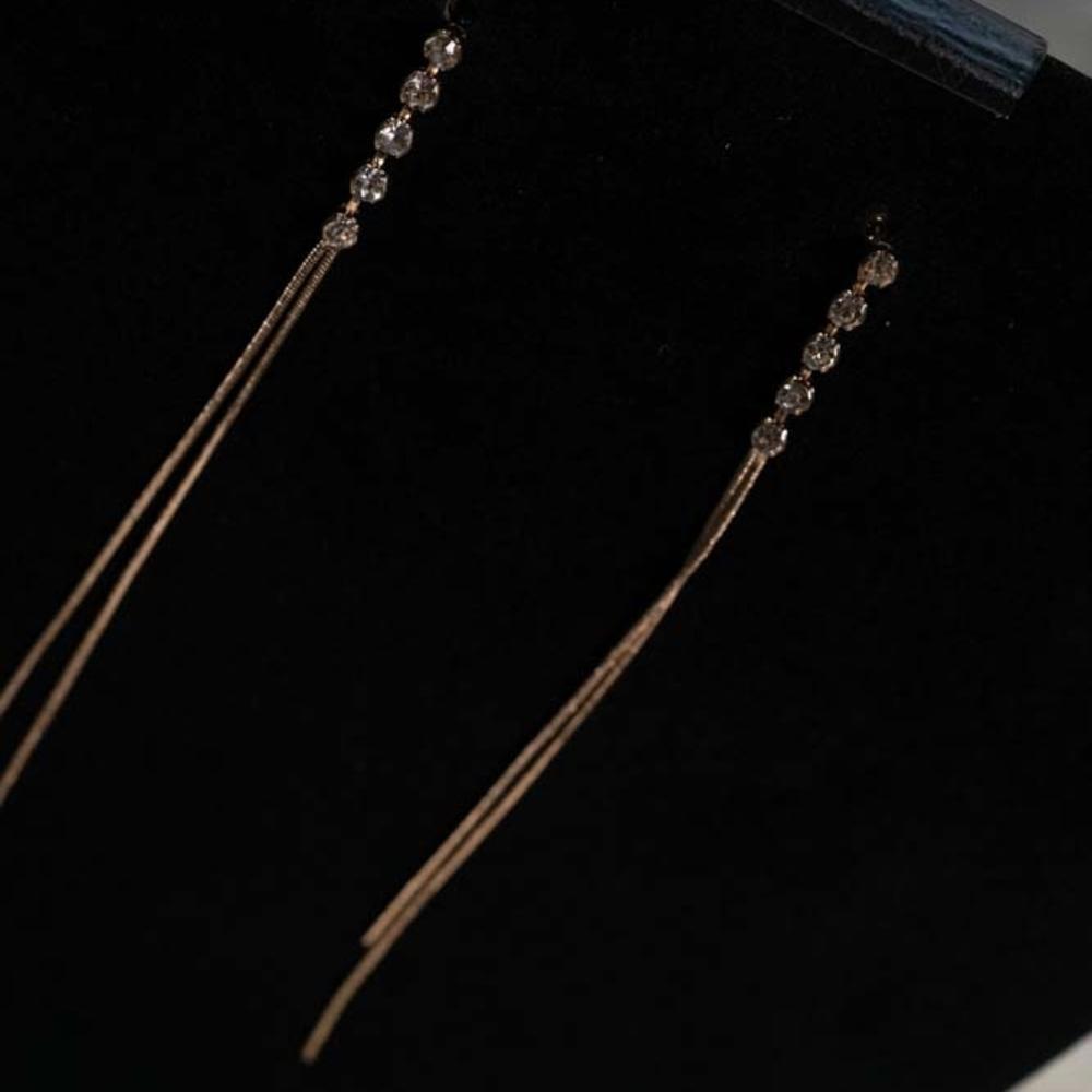 Chic Gold Dangle Earrings